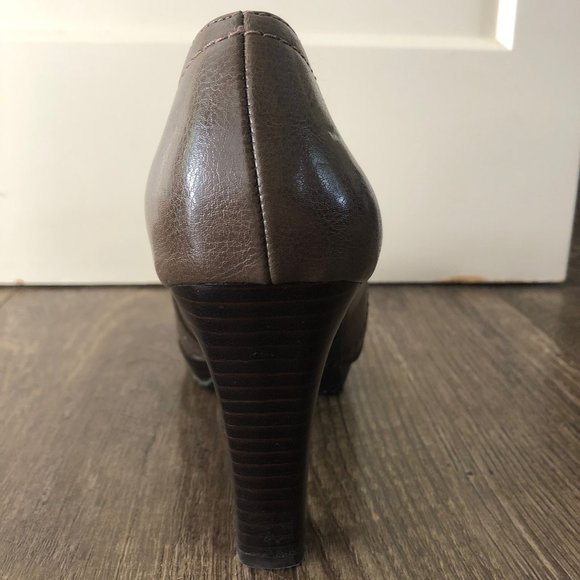 Naturalizer Yvonne Booties in Taupe - Picture 5 of 8